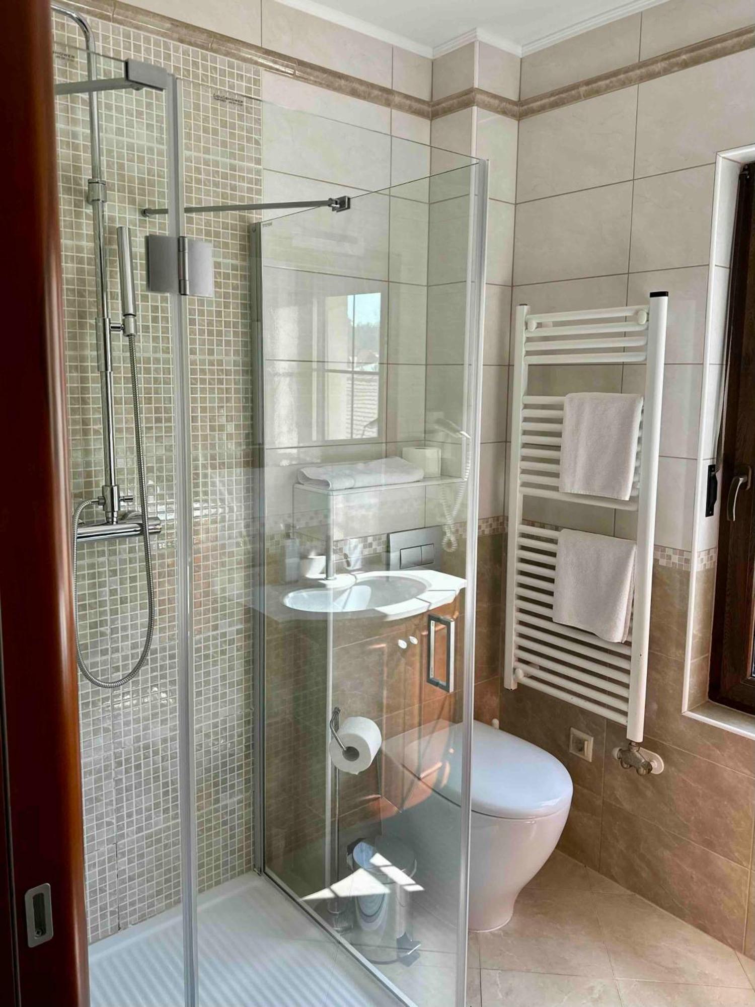 Szent Gyoergy Villa Apartmanhaz Hévíz Buitenkant foto